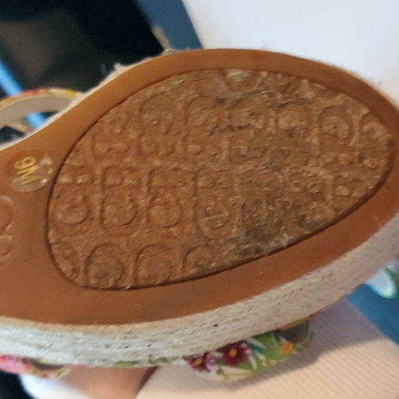 Gianni binni size 9 decorative sandals excellent condition - Picture 4 of 7